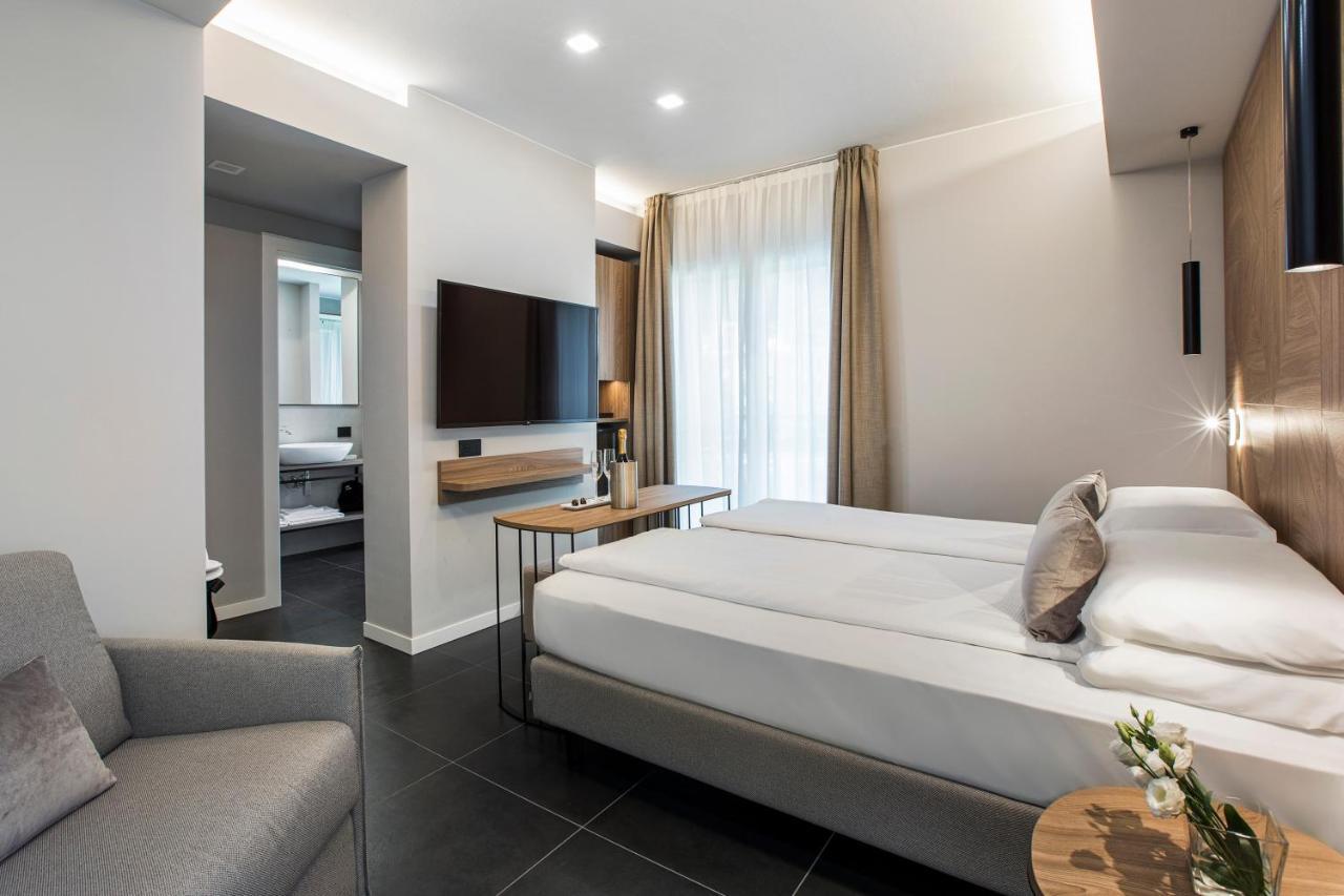 Reflection Boutique Hotels Тосколано Мадерно Екстериор снимка