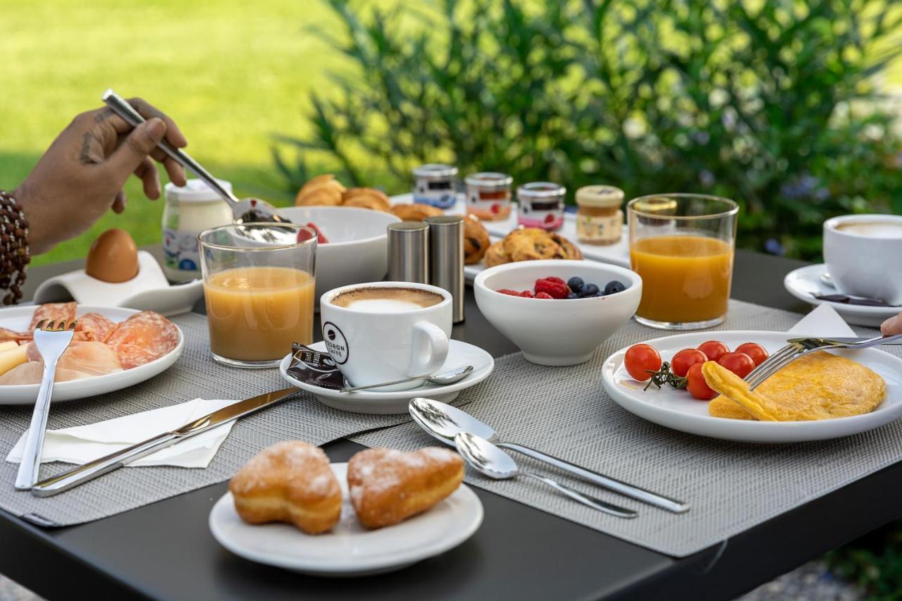 Reflection Boutique Hotels Тосколано Мадерно Екстериор снимка