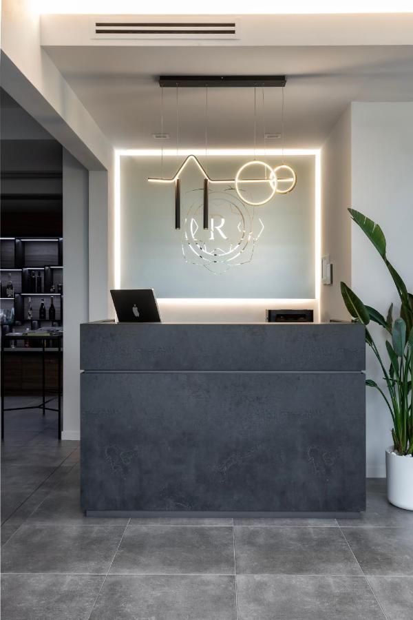 Reflection Boutique Hotels Тосколано Мадерно Екстериор снимка