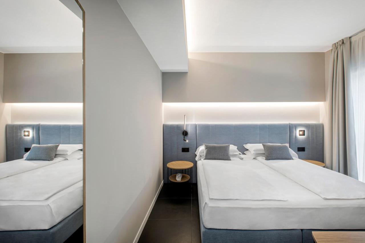 Reflection Boutique Hotels Тосколано Мадерно Екстериор снимка