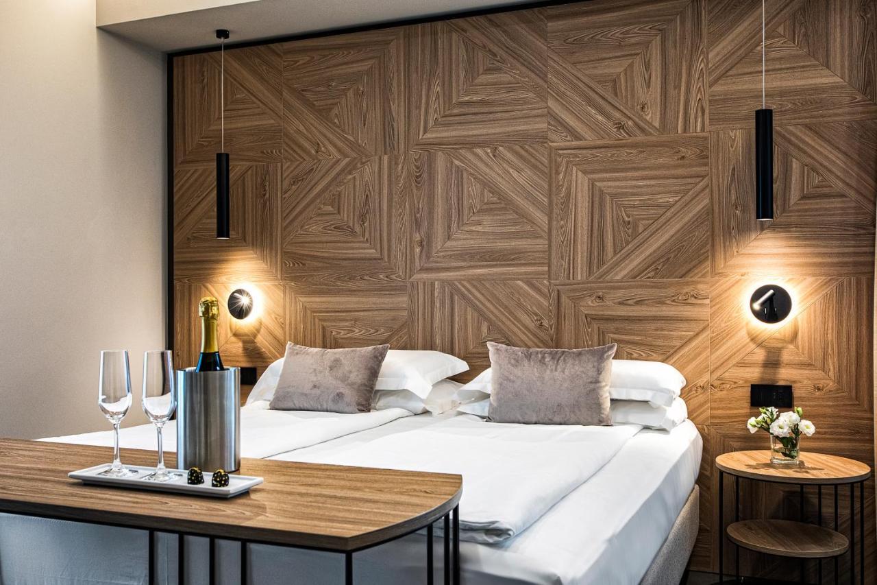 Reflection Boutique Hotels Тосколано Мадерно Екстериор снимка