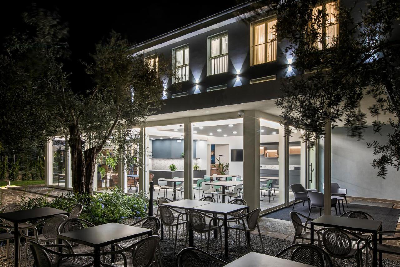 Reflection Boutique Hotels Тосколано Мадерно Екстериор снимка