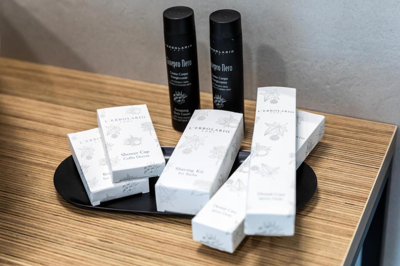 Reflection Boutique Hotels Тосколано Мадерно Екстериор снимка